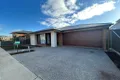 Property photo of 27 Reston Way Strathtulloh VIC 3338