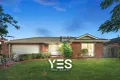 Property photo of 34 Thomas Place Pakenham VIC 3810