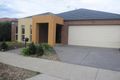 Property photo of 2 Fawkner Place Caroline Springs VIC 3023