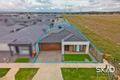 Property photo of 33 Cardamon Avenue Mickleham VIC 3064