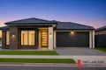 Property photo of 31 Burrawang Loop Mickleham VIC 3064
