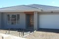 Property photo of 8 Zealous Way Craigieburn VIC 3064