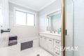 Property photo of 1/1 Honeysuckle Place Lake Albert NSW 2650