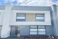 Property photo of 10 Flank Walk Fraser Rise VIC 3336
