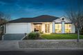 Property photo of 16 Hawthorn Grove Taylors Hill VIC 3037