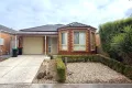 Property photo of 17 Willandra Loop Caroline Springs VIC 3023