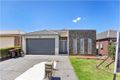 Property photo of 39 Oakview Parade Caroline Springs VIC 3023