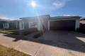Property photo of 10 Astbury Crescent Mickleham VIC 3064