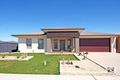 Property photo of 3 Moonlight Rise Cranbourne East VIC 3977