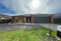 Property photo of 6 Korab Place Roxburgh Park VIC 3064
