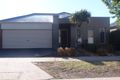 Property photo of 5 Blackshaws Place Caroline Springs VIC 3023