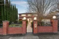 Property photo of 2 Reddan Court Doncaster VIC 3108