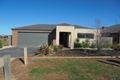 Property photo of 2 Stipa Place Brookfield VIC 3338