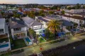 Property photo of 54 Harbour Rise Hope Island QLD 4212