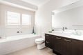 Property photo of 3725 Rosedale Circuit Carnes Hill NSW 2171