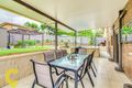 Property photo of 8 Honeysuckle Street Mansfield QLD 4122