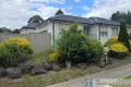 Property photo of 8 Leprosa Close Endeavour Hills VIC 3802