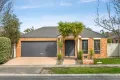 Property photo of 15 Pine Valley Rise Craigieburn VIC 3064