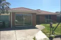Property photo of 8 Bristol Mews Craigieburn VIC 3064