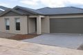 Property photo of 11 Rivendale Crescent Drouin VIC 3818