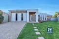 Property photo of 10 Yeovil Court Echuca VIC 3564