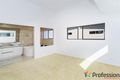 Property photo of 2/26 Milton Avenue Paradise Point QLD 4216
