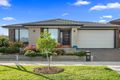 Property photo of 8 Trumper Lane Cranbourne West VIC 3977