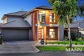 Property photo of 32 Versant Drive Craigieburn VIC 3064