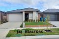 Property photo of 10 Holgate Avenue Clyde North VIC 3978