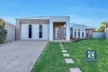 Property photo of 10 Yeovil Court Echuca VIC 3564