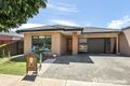 Property photo of 18 Caro Way Fraser Rise VIC 3336