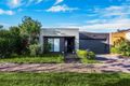 Property photo of 18 Glengarry Place Craigieburn VIC 3064