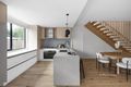 Property photo of 2/272 Waiora Road Macleod VIC 3085