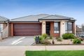Property photo of 19 Aldergrove Parade Mickleham VIC 3064