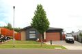 Property photo of 33 Timbertop Crescent Drouin VIC 3818