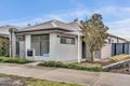 Property photo of 8 Brookfield Boulevard Craigieburn VIC 3064
