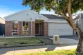 Property photo of 11 Millstream Pass Craigieburn VIC 3064