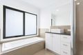 Property photo of 2 Butina Crest Pakenham VIC 3810