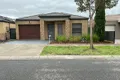 Property photo of 16 Evergreen Crescent Craigieburn VIC 3064
