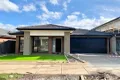 Property photo of 16 Gelantipy Drive Truganina VIC 3029