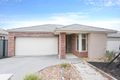 Property photo of 16 Oakgrove Drive Craigieburn VIC 3064