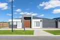 Property photo of 32 Kyah Street Fraser Rise VIC 3336