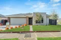 Property photo of 17 Elmsford Crescent Cranbourne West VIC 3977