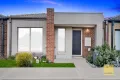 Property photo of 17 Fox Walk Truganina VIC 3029