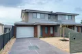 Property photo of 26 Welwyn Parade Deer Park VIC 3023
