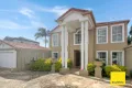 Property photo of 52 Sir Bruce Small Boulevard Benowa QLD 4217