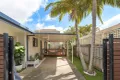 Property photo of 2/31 Bruce Avenue Paradise Point QLD 4216