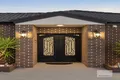 Property photo of 2 Grenadier Grove Hillside VIC 3037