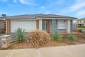 Property photo of 5 Treeve Parkway Werribee VIC 3030