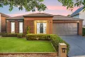 Property photo of 14 Kunuka Circuit Caroline Springs VIC 3023
